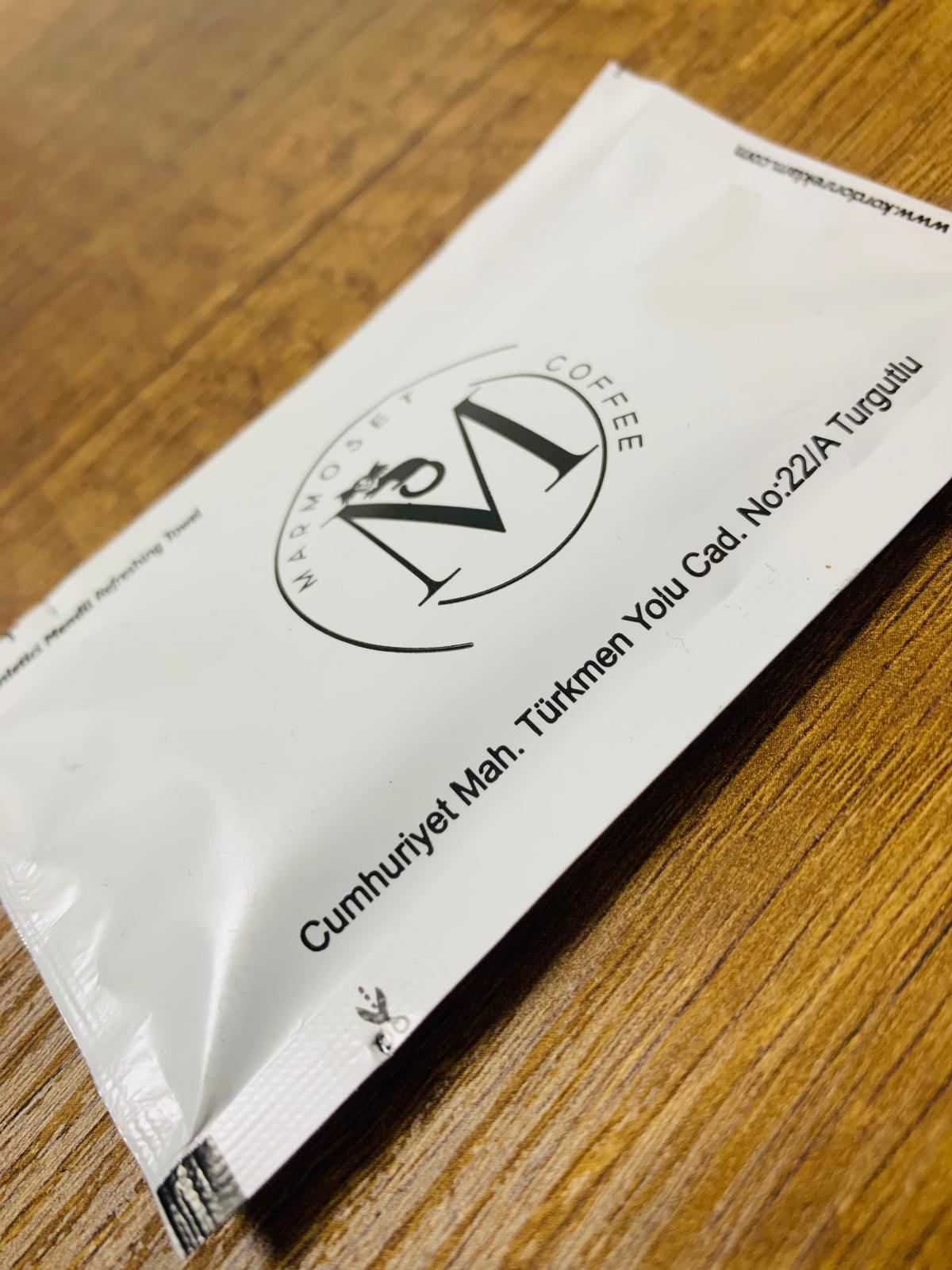 kolonyali parfümlü baskili islak mendil